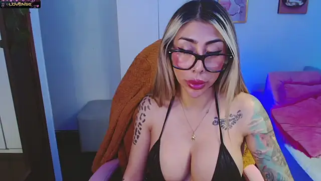 Martina Dash online show from March 20, 2025, 12:19 am