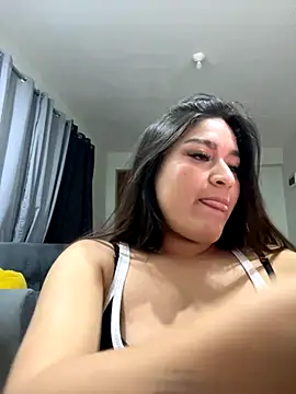 LuceroRm online show from November 11, 2025, 4:51 am