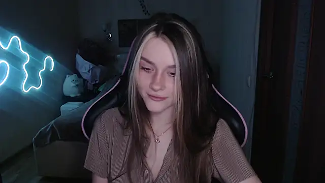 jeann elsaa online show from January 25, 2025, 4:13 am