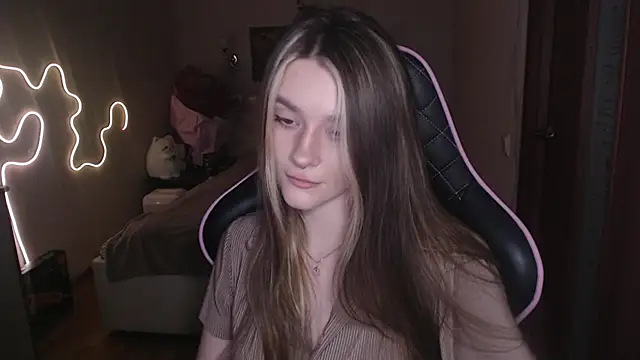 jeann elsaa online show from February 25, 2025, 9:26 pm