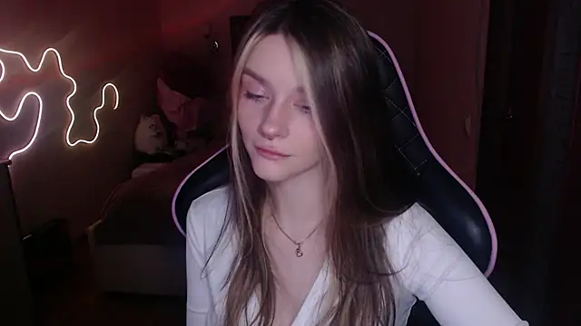 jeann elsaa online show from March 13, 2025, 9:16 pm