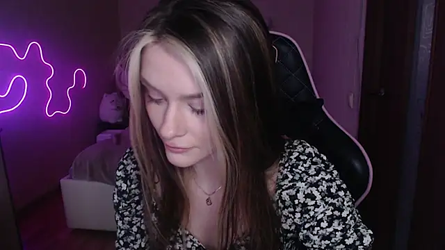 jeann elsaa online show from February 1, 2025, 6:54 am