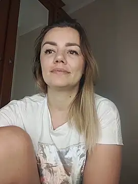 KrissSexi online show from December 1, 2025, 4:57 am