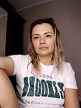 KrissSexi online show from October 23, 2025, 5:06 am