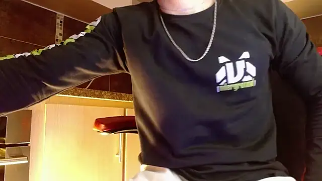 Snapshot of AlbertBernal69 chatting on February 20, 2026, 3:14 am AlbertBernal69 online show from February 20, 2026, 3:14 am
