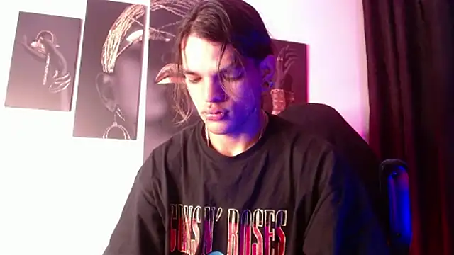 AlbertBernal69 online show from November 13, 2025, 11:47 am