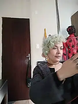 Snapshot of MariLouM chatting on July 8, 2026, 5:24 pm MariLouM online show from July 8, 2026, 5:24 pm