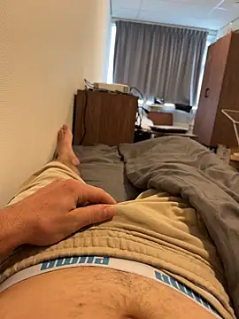 mihaixxx1 online show from September 15, 2025, 2:39 pm