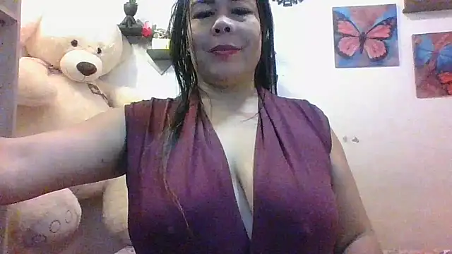 Snapshot of ChiaraFioree chatting on October 2, 2025, 7:28 pm ChiaraFioree online show from October 2, 2025, 7:28 pm