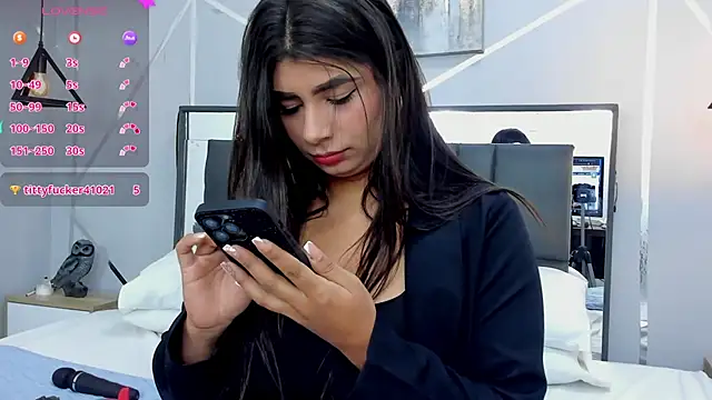 Snapshot of ZiaCalifa chatting on March 7, 2025, 12:45 pm ZiaCalifa online show from March 7, 2025, 12:45 pm