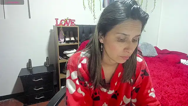 lauren ashlee online show from November 19, 2025, 2:55 am