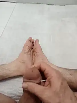 Hardapple01 online show from March 5, 2025, 12:49 am