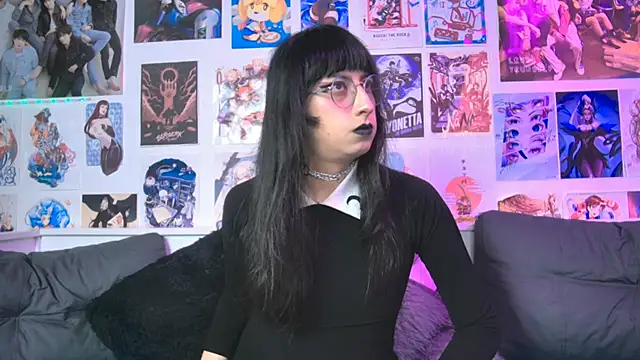 snowblack  online show from October 27, 2025, 4:41 pm