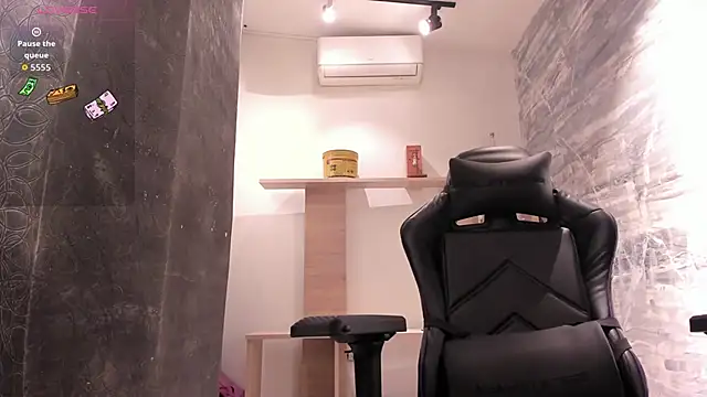 LunaBaker-1 online show from October 10, 2025, 9:15 pm