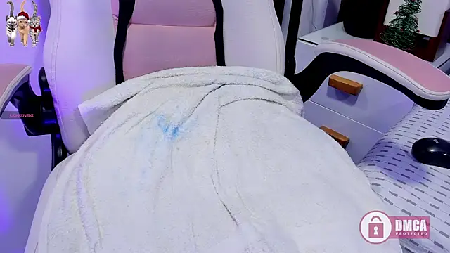 ana gadot online show from December 17, 2025, 12:54 pm