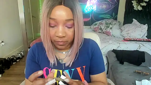 YasmineMinaj online show from April 7, 2026, 12:51 pm