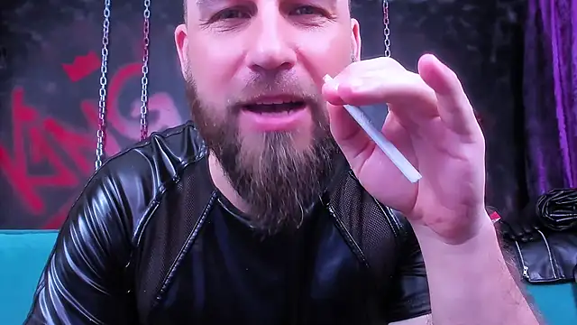 Snapshot of ArmandoSteel4u chatting on February 6, 2026, 1:23 am ArmandoSteel4u online show from February 6, 2026, 1:23 am