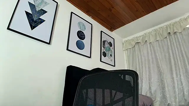 sam her online show from November 2, 2025, 8:58 pm