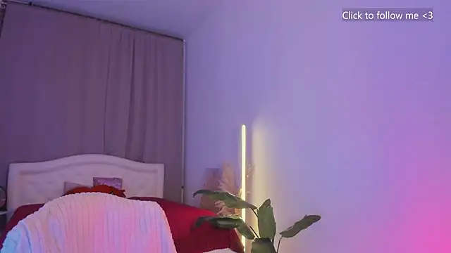 LauraCoy online show from October 30, 2025, 8:06 pm