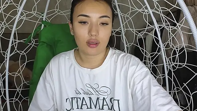 lily  foster online show from October 15, 2025, 5:28 am