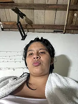 moncerrat luna online show from March 11, 2026, 9:20 pm