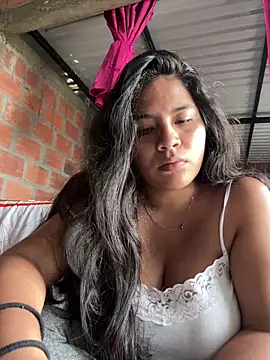 moncerrat luna online show from March 18, 2025, 4:28 pm