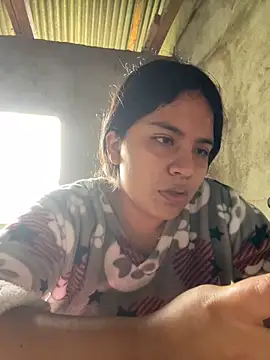 moncerrat luna online show from February 21, 2025, 3:21 pm