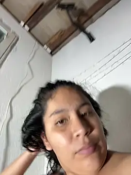 moncerrat luna online show from March 19, 2026, 12:32 am