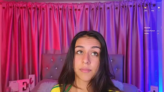 Snapshot of Emiily_Scott1 chatting on May 29, 2026, 1:33 am Emiily Scott1 online show from May 29, 2026, 1:33 am