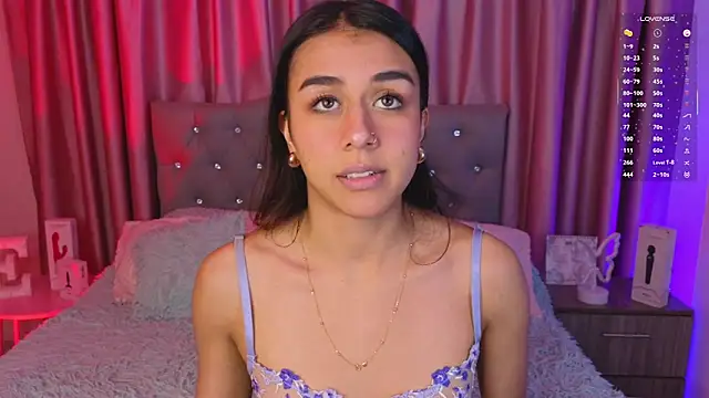 Snapshot of Emiily_Scott1 chatting on July 8, 2026, 2:46 am Emiily Scott1 online show from July 8, 2026, 2:46 am