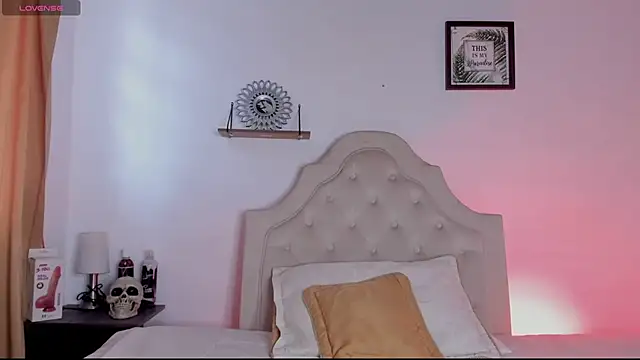 aliice walker  online show from September 15, 2025, 1:33 pm