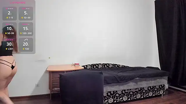 Snapshot of KitsuneRem chatting on September 18, 2025, 7:50 pm KitsuneRem online show from September 18, 2025, 7:50 pm