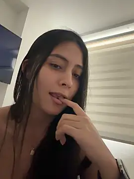 Sophie  Foxxx online show from April 16, 2026, 9:39 pm