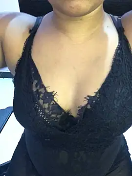 Snapshot of Rose_Olivia chatting on March 26, 2026, 4:16 pm Rose Olivia online show from March 26, 2026, 4:16 pm