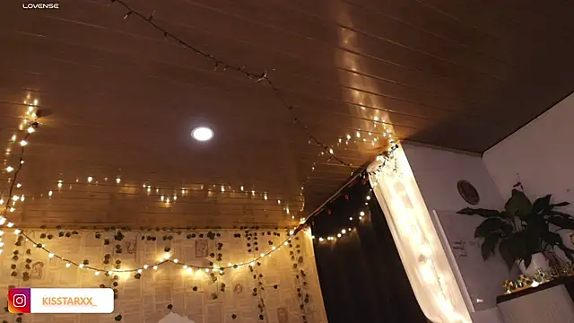 kisstarxxx online show from November 7, 2025, 4:17 am
