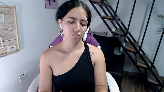 samantha baby  online show from October 23, 2025, 9:46 pm