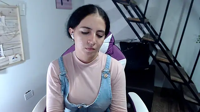 samantha baby  online show from November 11, 2025, 10:26 pm