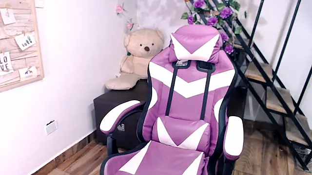 samantha baby  online show from March 3, 2026, 5:09 pm