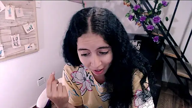 samantha baby  online show from April 18, 2026, 7:58 pm