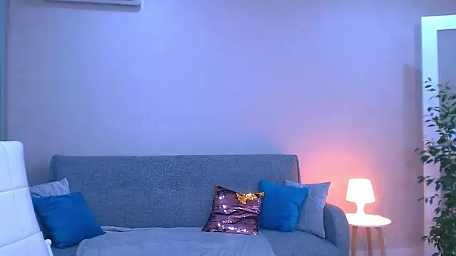 LesleySweet online show from April 8, 2026, 5:58 pm