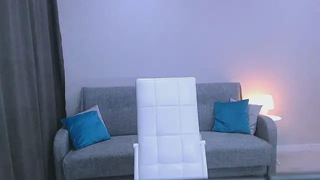 Snapshot of LesleySweet chatting on September 19, 2025, 1:37 pm LesleySweet online show from September 19, 2025, 1:37 pm