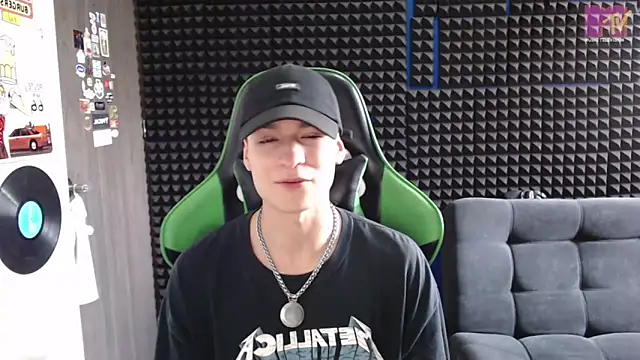 Curly Angel24 online show from December 14, 2025, 10:04 pm