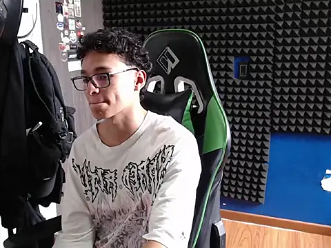 Curly Angel24 online show from April 2, 2026, 5:19 pm