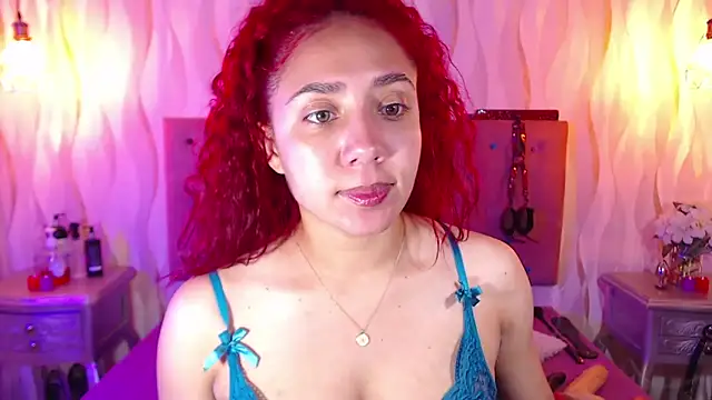 Snapshot of IsabelaLatina chatting on February 25, 2026, 3:34 pm IsabelaLatina online show from February 25, 2026, 3:34 pm