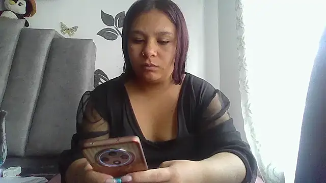 Snapshot of Charis_21 chatting on April 23, 2026, 5:25 pm Charis 21 online show from April 23, 2026, 5:25 pm
