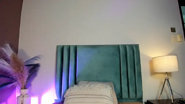 NoraDasilva online show from February 23, 2026, 11:27 pm