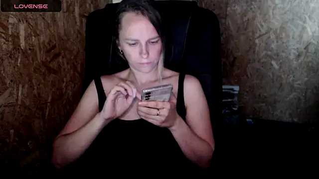 Snapshot of las_sweet chatting on July 28, 2026, 2:13 pm las sweet online show from July 28, 2026, 2:13 pm