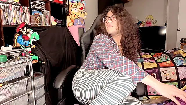 ShinyCherub online show from April 13, 2026, 12:31 pm