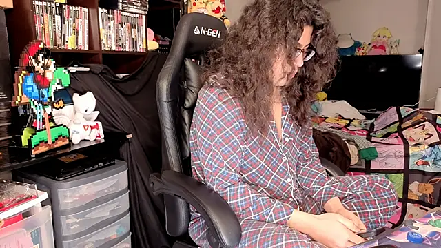 ShinyCherub online show from April 3, 2026, 3:13 am