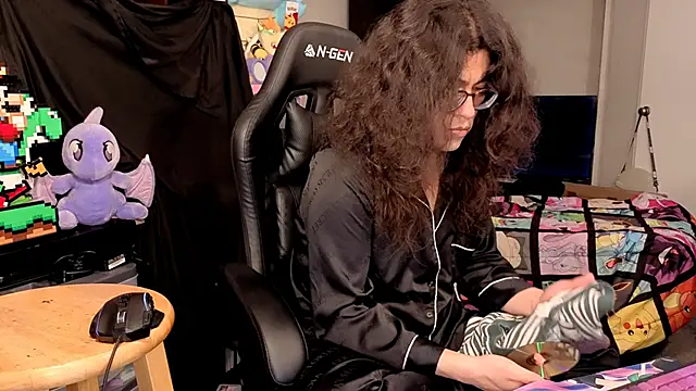 ShinyCherub online show from December 18, 2025, 1:55 am